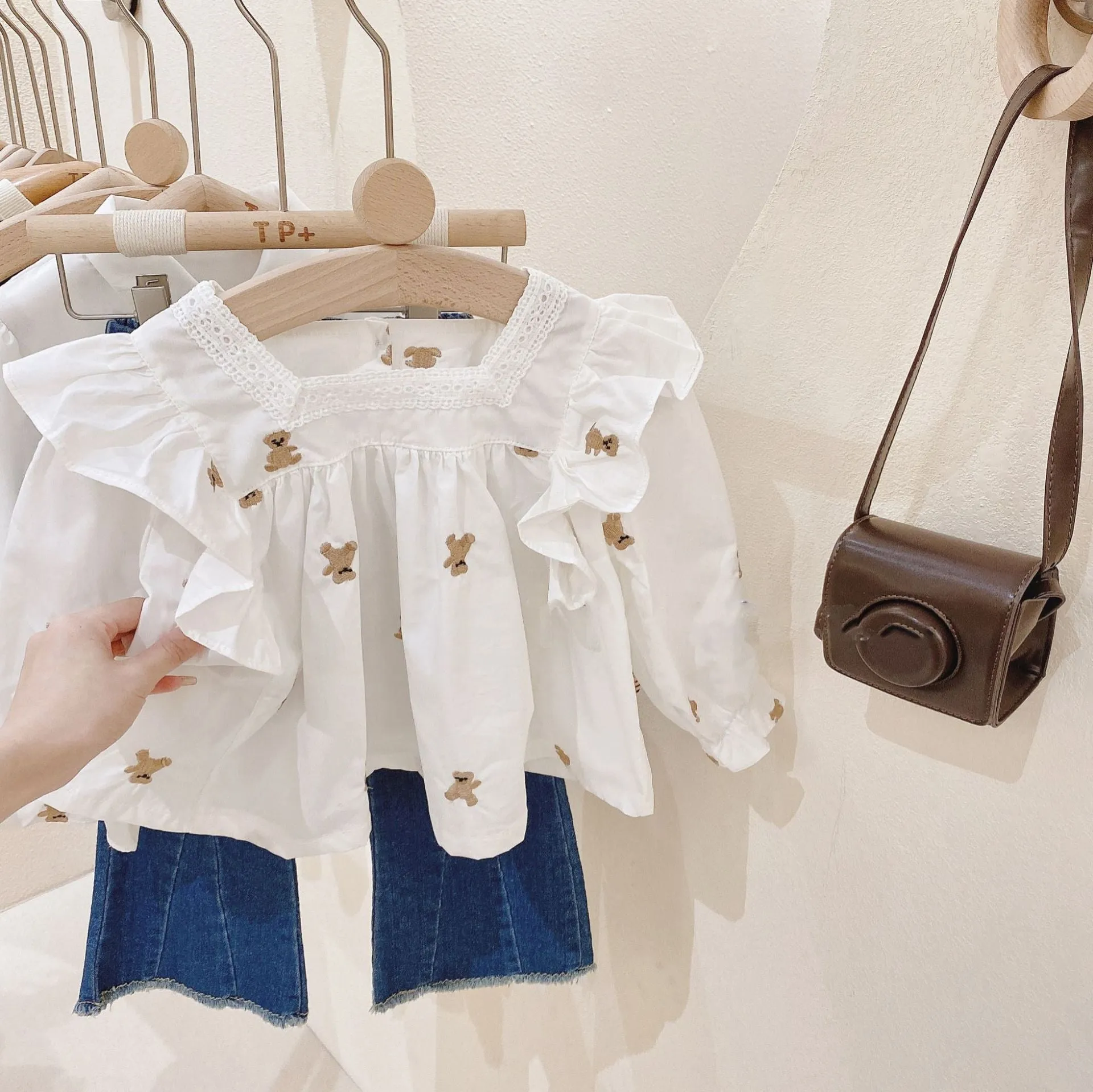 [363577] - Setelan Blouse Bordir Celana Panjang Jeans Anak Perempuan - Motif Small Bear